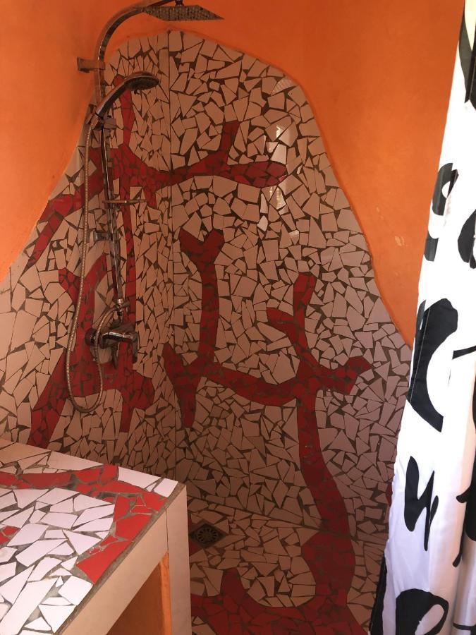 Guéréo Bine Bassile Bed & Breakfast エクステリア 写真